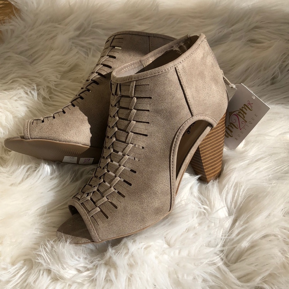 Tan booties - Picture 4 of 7